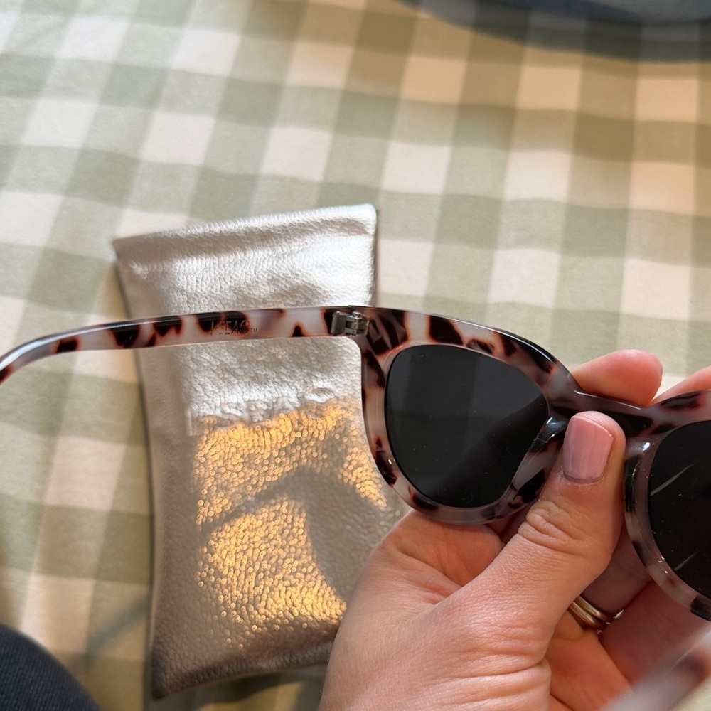 I-Sea Tortoise Shell Sunglasses - Picture 4 of 5